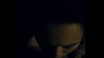 再生 セクシーなアジアの妻は夫のコックを吸うのが大好き