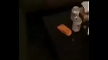 播放 亚洲女大学生得到她的第一个鸡巴
