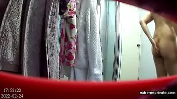 تشغيل سيتا من نيبال تجسست في الحمام