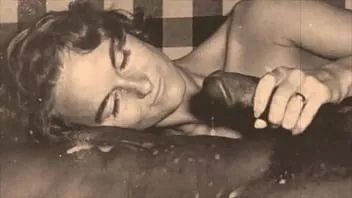 Riproduci Porno interrazziale vintage molto raro, un uomo cinese con una donna indiana