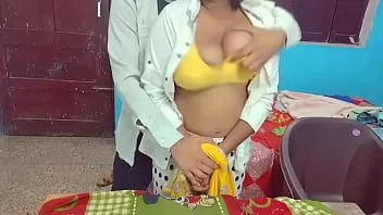 play Ella es mi profesora sexy india caliente desi tetas grandes calientes