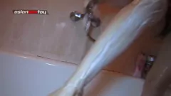 Reproduzir Show Solo de Duche da Amadora Asiática Lilia com Orgasmos Reais