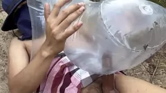 Riproduci Masturbazione all'aperto con bambola di sesso di cazzi di grandi dimensioni: cum rapido thai maturo