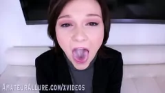 Jouer Lexi Mansfield et Emma Wilson offrent des travaux de succion époustouflants en POV pendant les auditions - Une extravagance de pipe à ne pas manquer