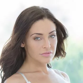 अभिनेता Gracie Glam